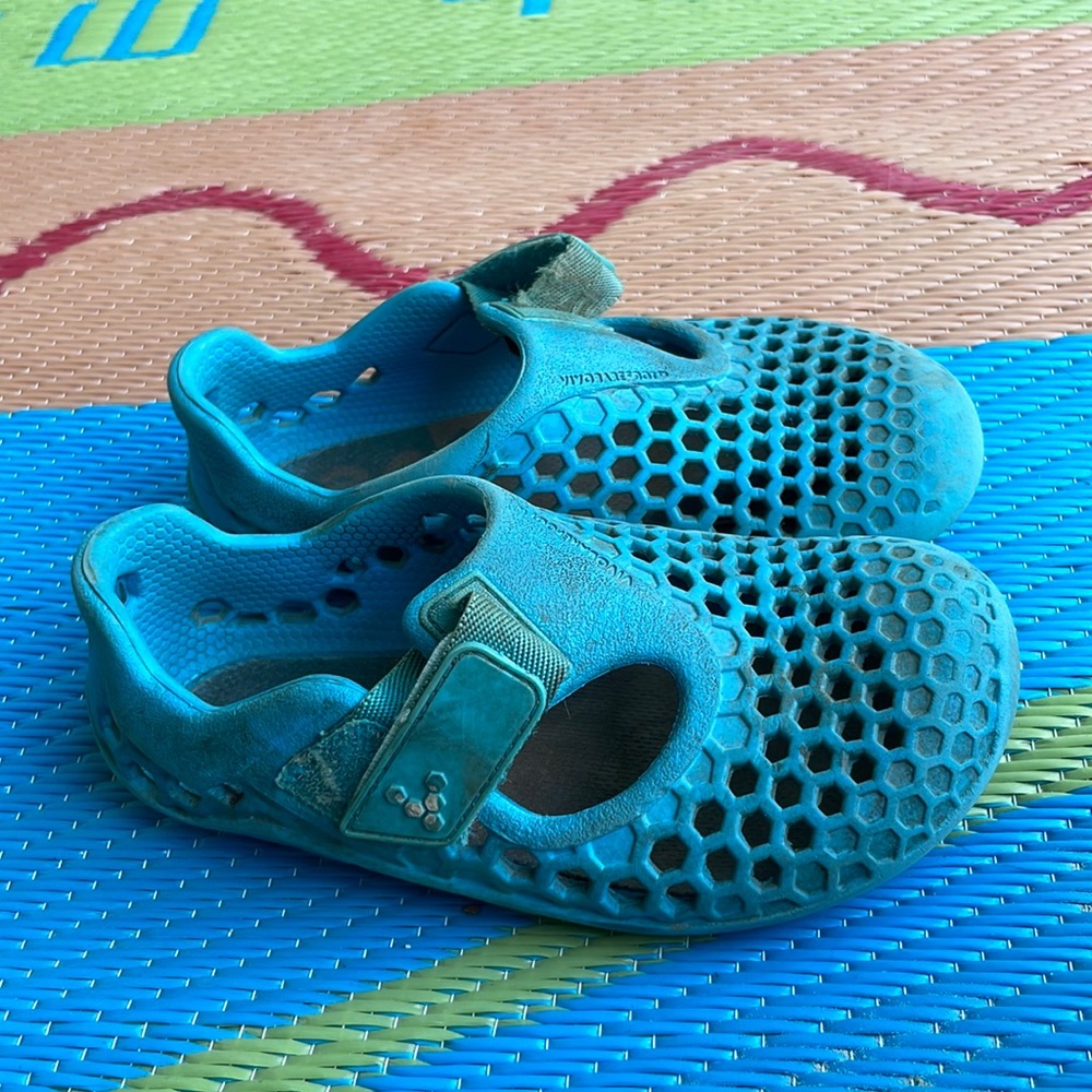 Kids Vivobarefoot ultra bloom water shoes
